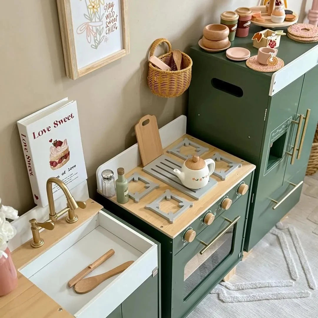 Cuisine et électroménager de jeu en bois vert — ROBUD