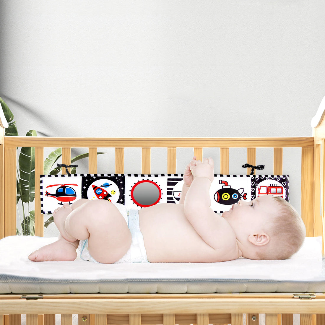 Livre sensoriel bébé en tissu — Motifs contrastés