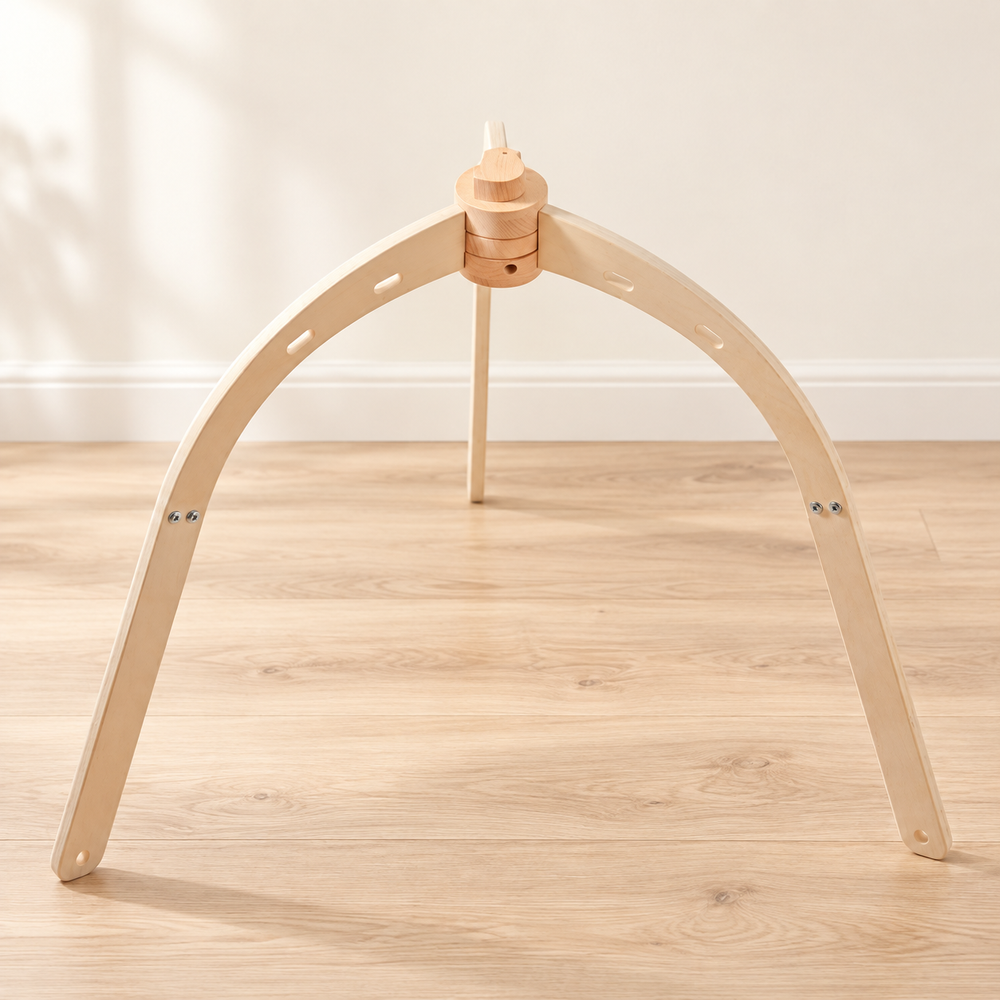 Portiques d’éveil en bois et accessoires au choix — vue du produit, modèle présenté